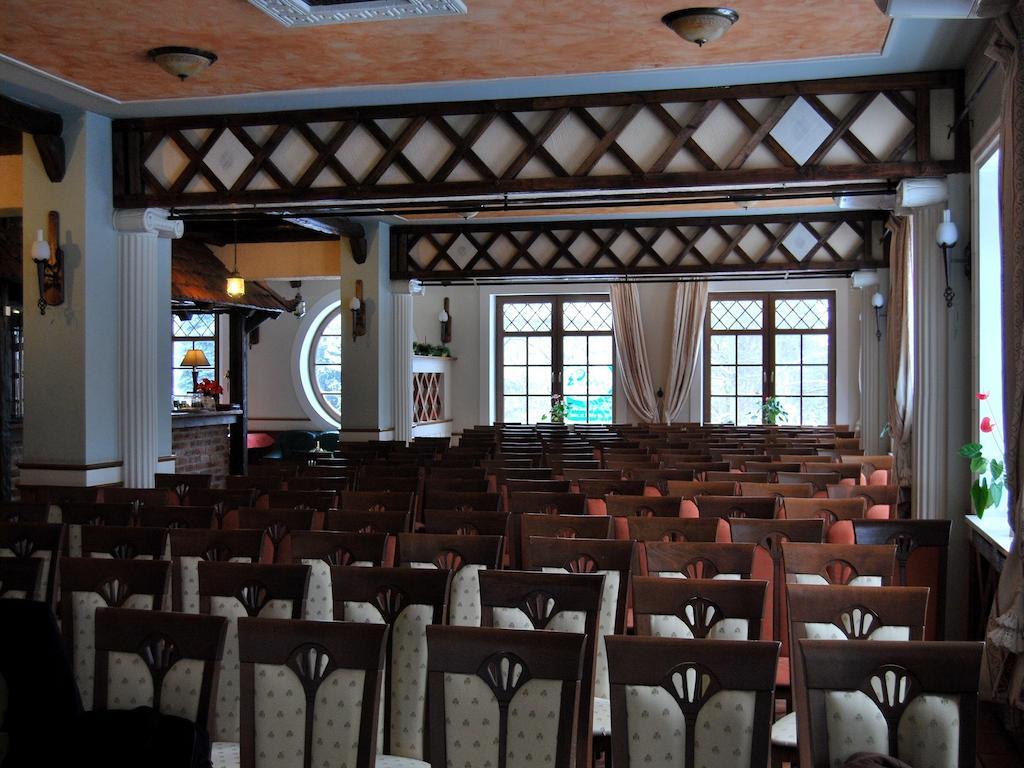 Hotel Jankow Жары Экстерьер фото