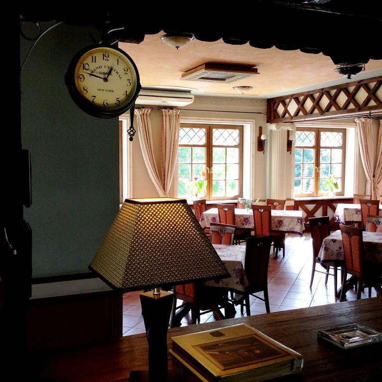 Hotel Jankow Жары Экстерьер фото